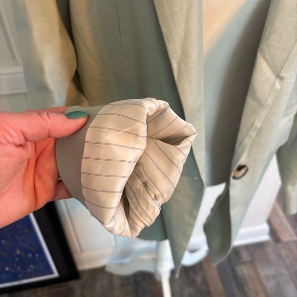 NWT The Tessie Blazer by Maeve: Linen Edition Powdered Sage - Picture 4 of 10